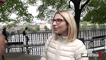 Masaż Katie Hill Przeistacza Się W Rozkoszne Igraszki