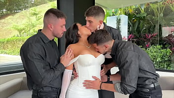 Walentynkowy Gangbang Dla Steffy Moreno: Podwójna Penetracja, Głębokie Anal I Oralne Creampie