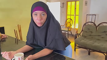 Uwodząc Moją Arabską Macochę W Hidżabie