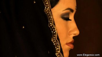 Seksowna Brunetka Z Bollywoodu, Tańcząca Suka